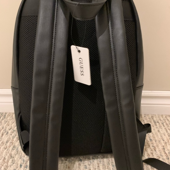Brand new guess back pack - Picture 2 of 3